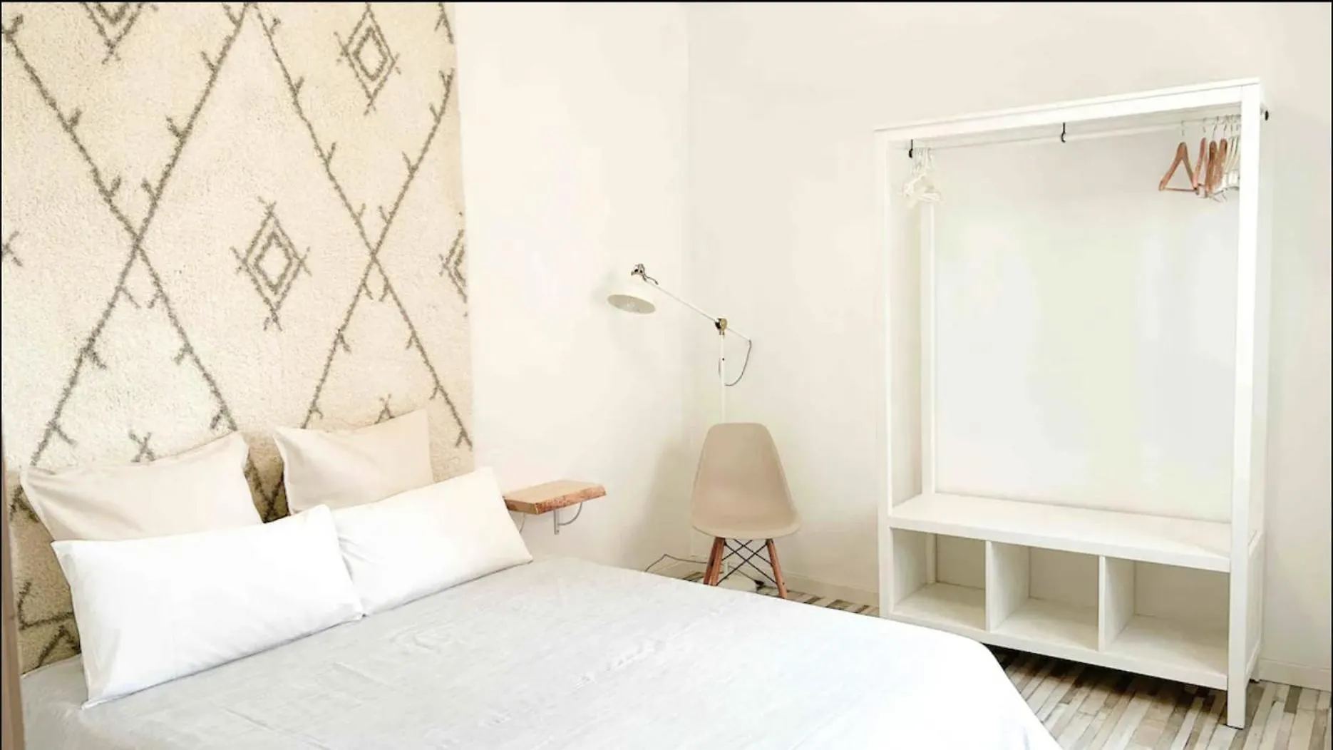 Nordic Apartment II Sagrada Familia contacts